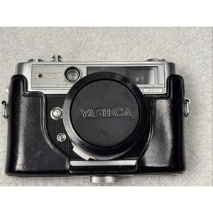 Vintage YASHICA Lynx 5000 35mm Camera 1:1.8 f=4.5cm Lens For Parts/Repair